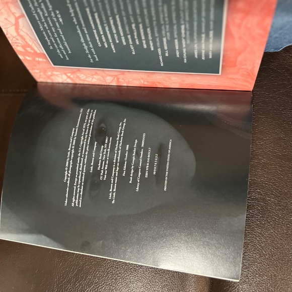 Twilight: The complete illustrated movie companion - Picture 3 of 3